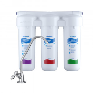 Проточная система Водоочиститель Аквафор модель Трио Fe для жесткой воды